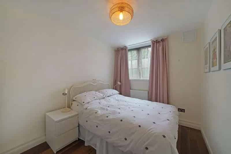 2 Bed Flat for Sale near Chalk Farm