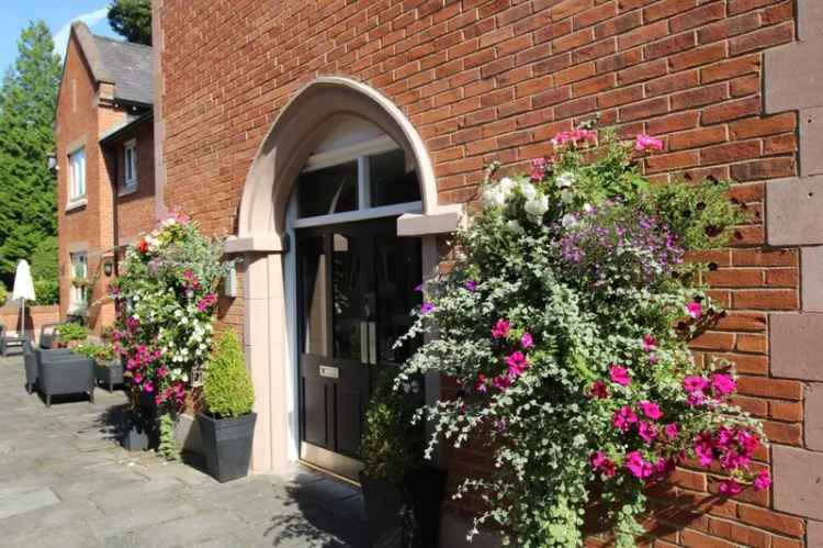 2 Bedroom Flat for Sale in Styal, Cheshire