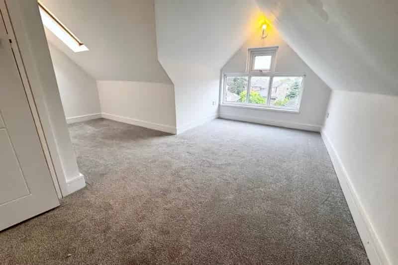 Zero Deposit Available 12 Month Tenancy with Break Clause