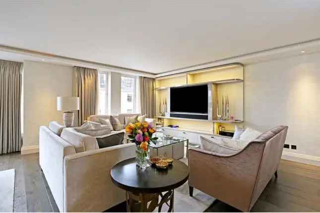 Flat for sale in Ebury Street, London SW1W