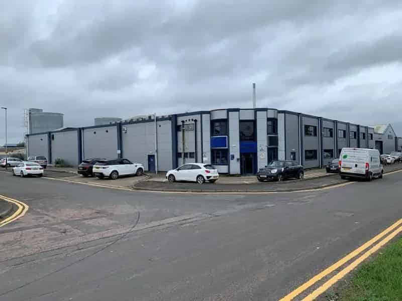 Industrial Unit with Office and Warehouse Space