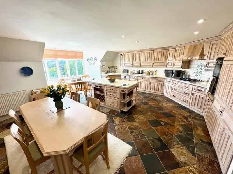 3 Bedroom Penthouse for Sale West Overcliff