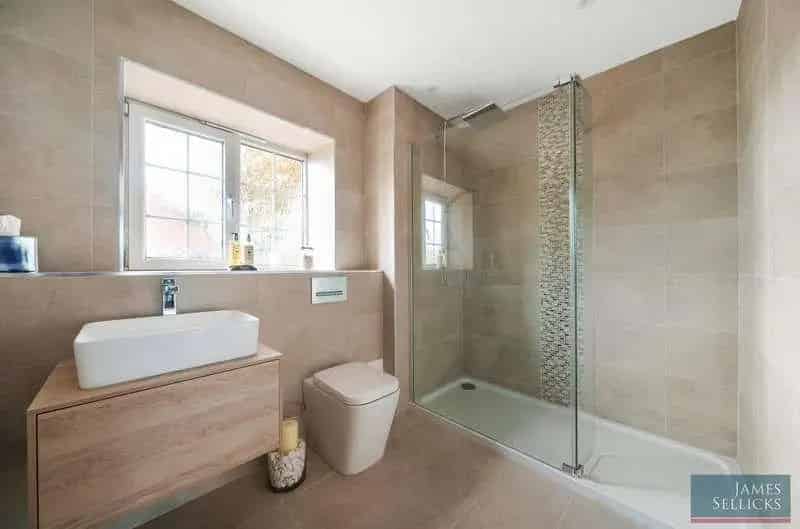 5 Bed House for Sale Canal Frontage Superb Plot
