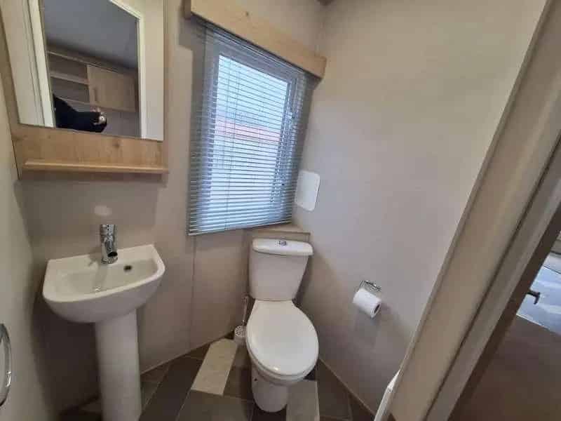2 bed property for sale