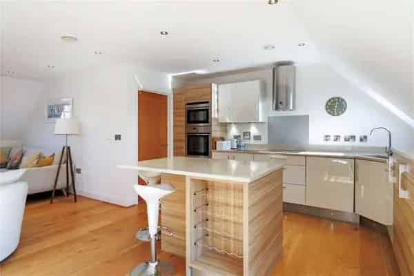 Luxury Branksome Park Apartment 2 Beds 2 Baths 2 Parking
