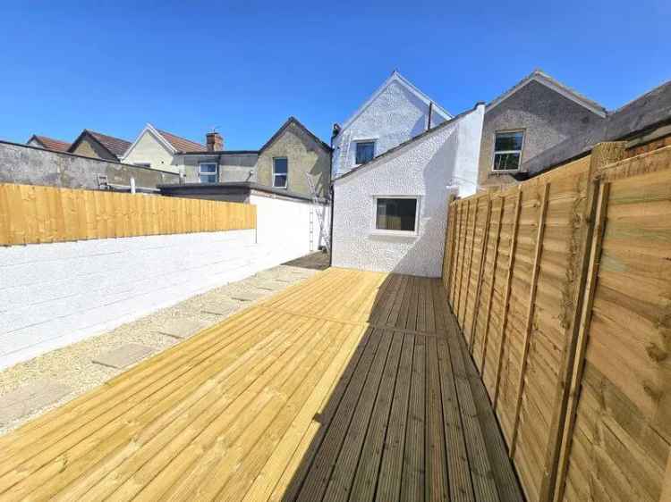 2 Bedroom Flat Ground Floor Private Garden Newly Refurbished