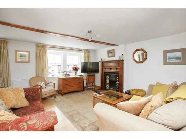 3 bedroom end-terraced house for sale