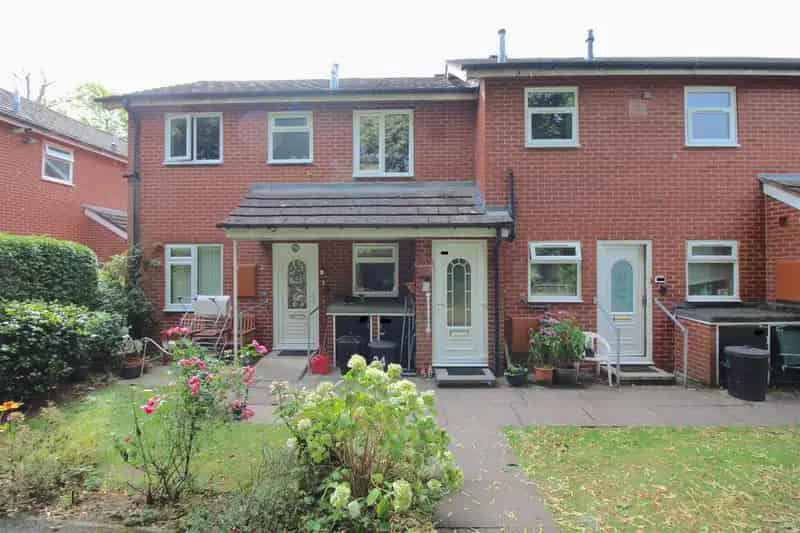 Two Bedroom Retirement Flat For Sale