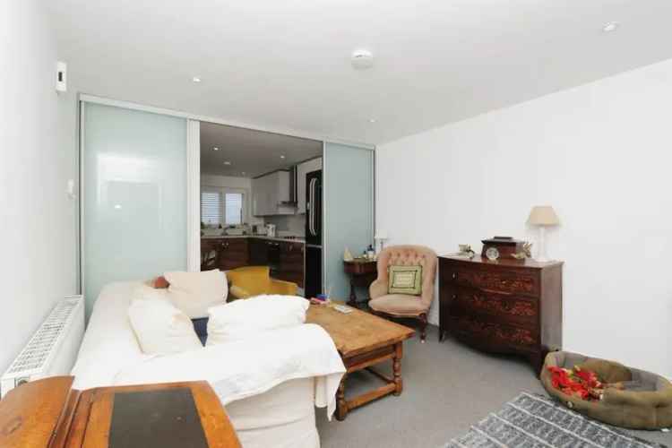 Modern 2-Bed House in Hastings with Sea Views
