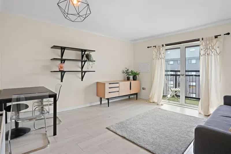3 Bedroom Flat for Sale in Scotland