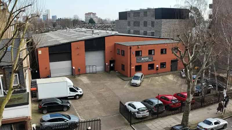 Industrial property For Rent , London, England