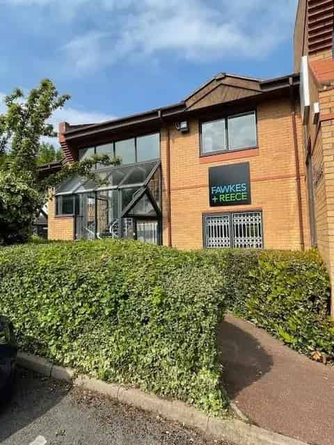 Well Appointed Office Building in Amington 1316 sq ft