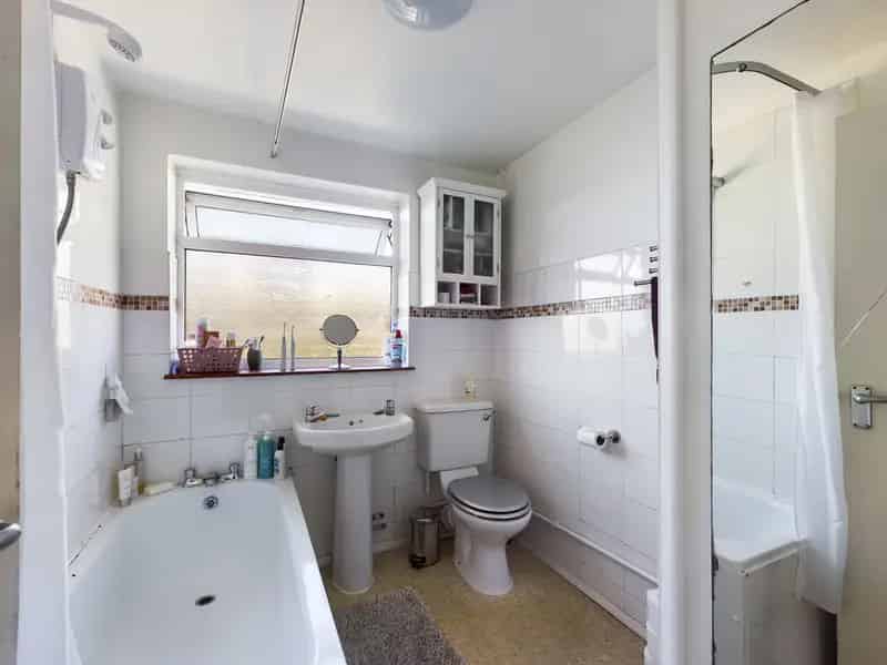 3 Bedroom Semi Detached House Woodingdean