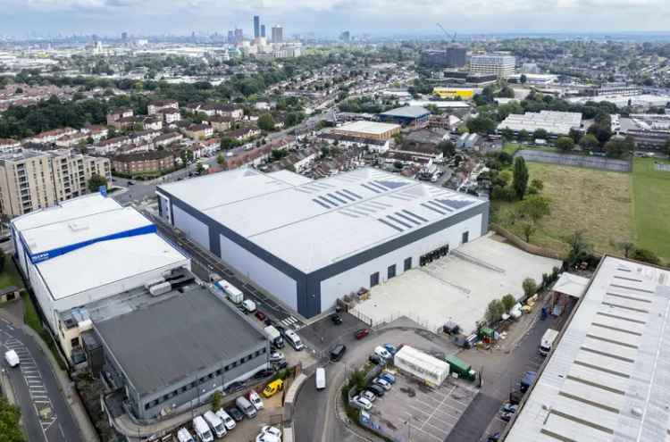 Industrial For Rent in London, England