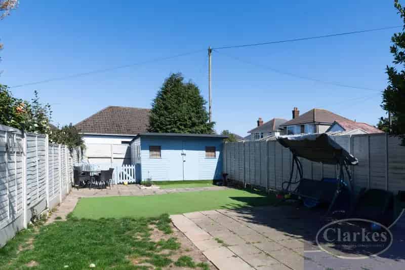 3 Bedroom Detached House For Sale Family Garden Loft Room Redhill Park