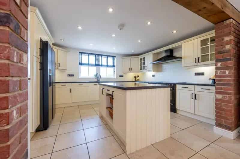 4 Bedroom Detached House Runcton Holme Farmland Views