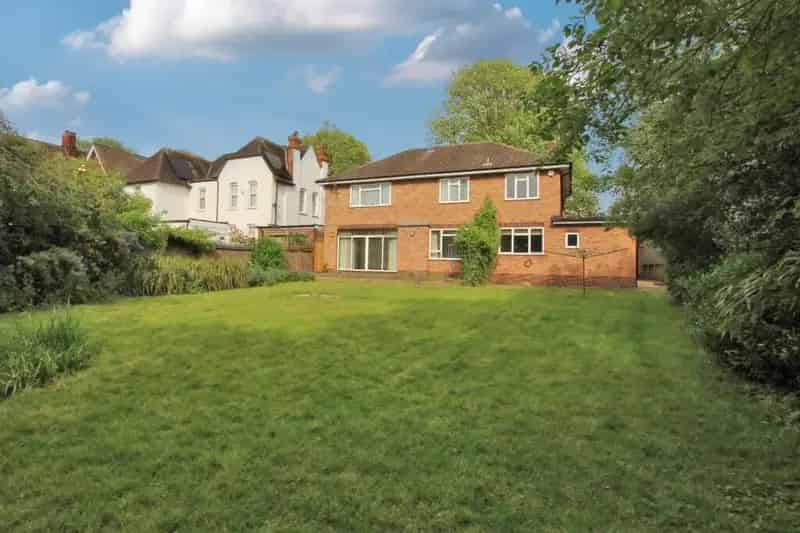 5 Bedroom Detached Vicarage House Six Month Term Pets Allowed
