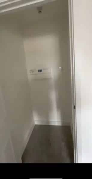 Spacious 1 Bedroom Ground Floor Flat with Open Plan Kitchen