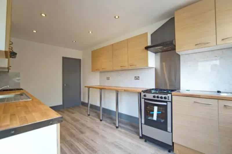 6 Bedroom Student House with 5 En Suite Bathrooms