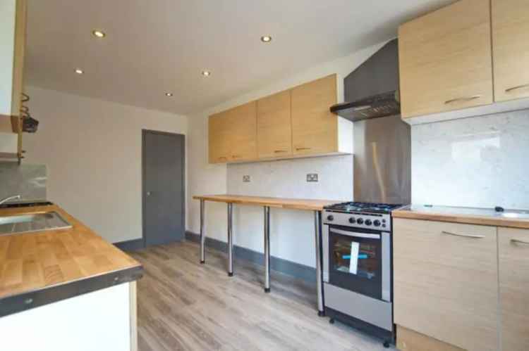 6 Bedroom Student House with 5 En Suite Bathrooms