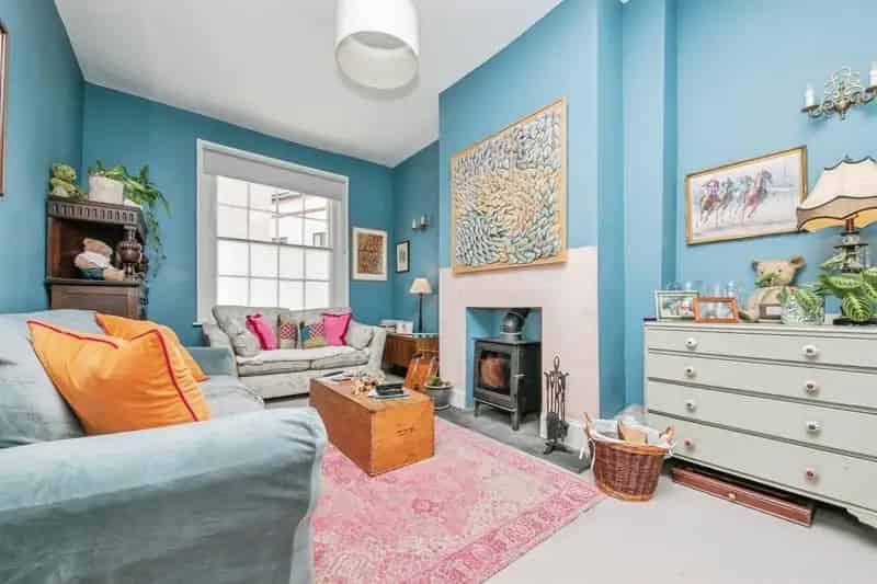 Stunning Family Home with Ample Parking and South-Facing Garden