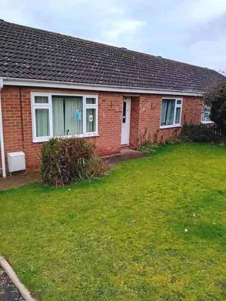 Bungalow For Rent in Huntingdonshire, England