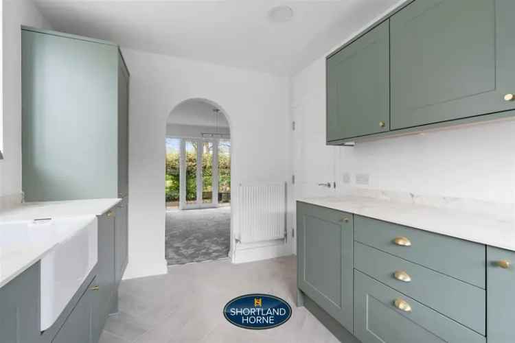 5 Bedroom Detached House to Rent