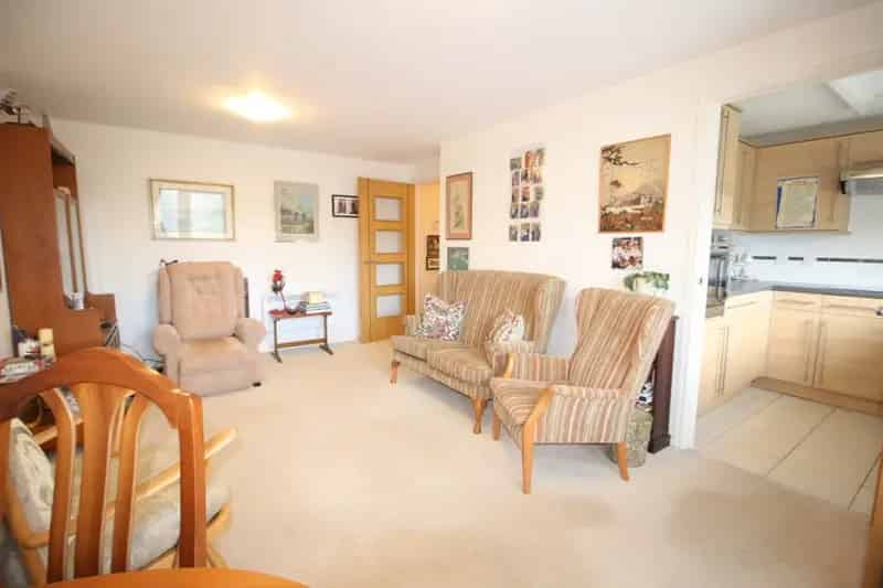 1 Bedroom Retirement Apartment for Sale in Warminster