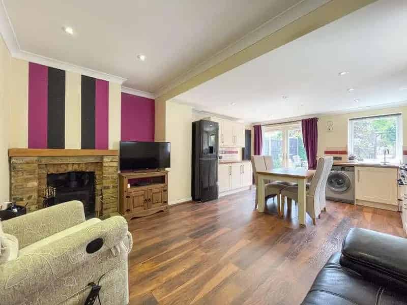 2 Bed House for Sale Near Amenities