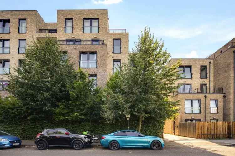 3 Bedroom Flat to Rent Near Mile End and Devons Road Stations