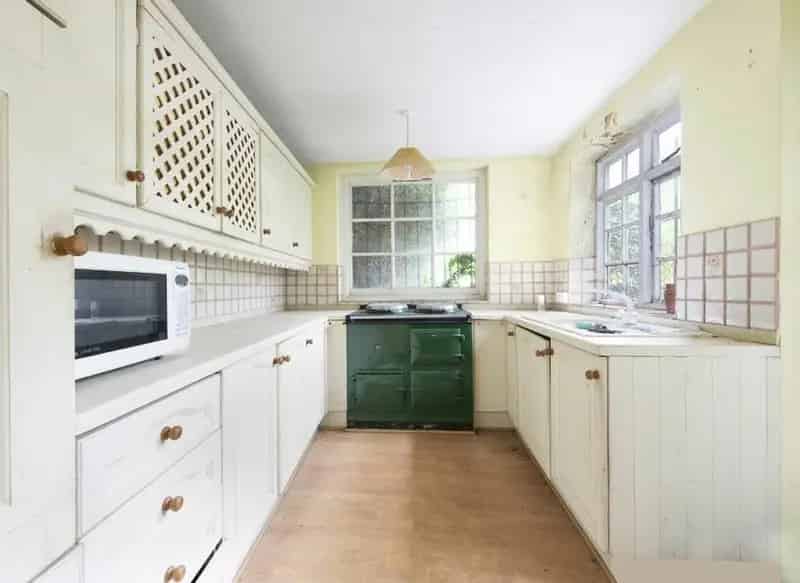 Two Bedroom Victorian House in de Beauvoir Conservation Area