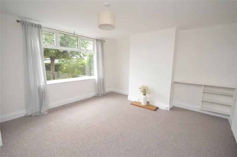 Three Bedroom Semi-Detached House - Newly Refurbished