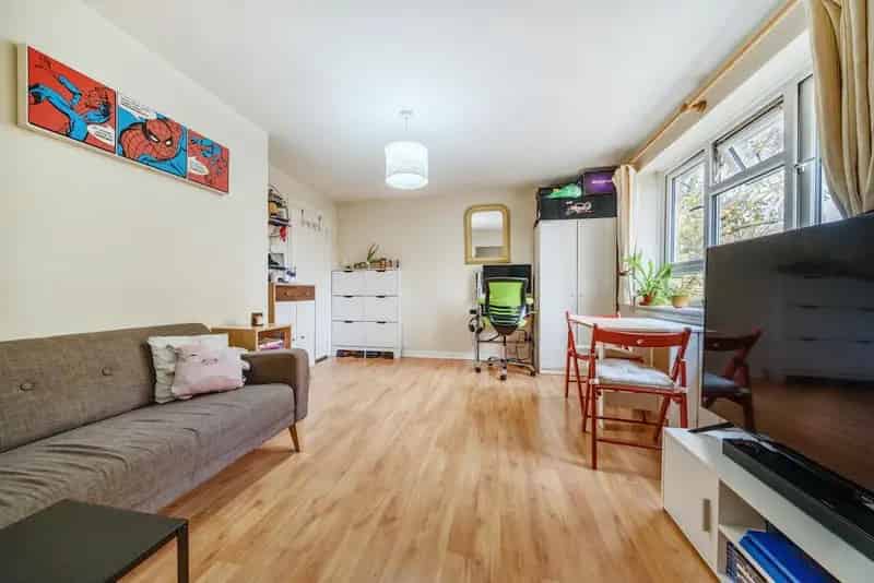Spacious First Floor Flat Near Wandsworth Common