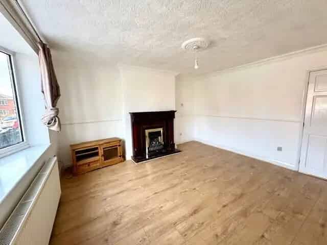 3 Bedroom Semi Detached House Cudworth Available Now