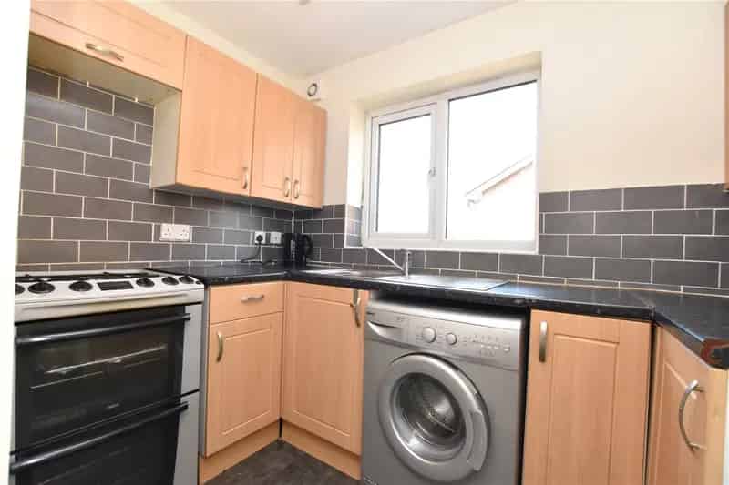 Two Bedroom Apartment in Morley with Garden and Parking