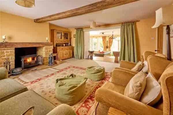 Grade II Listed 17th Century Family Home with Barn
