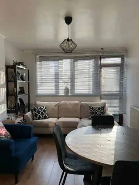Spacious Bedroom Flat with Open Plan Kitchen Dinner