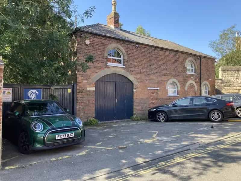 Commercial property For Rent , Main Drive, Lincoln, England