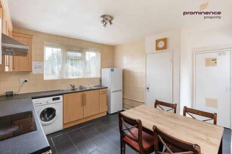 2 Double Bedroom Furnished Flat Near Brighton University