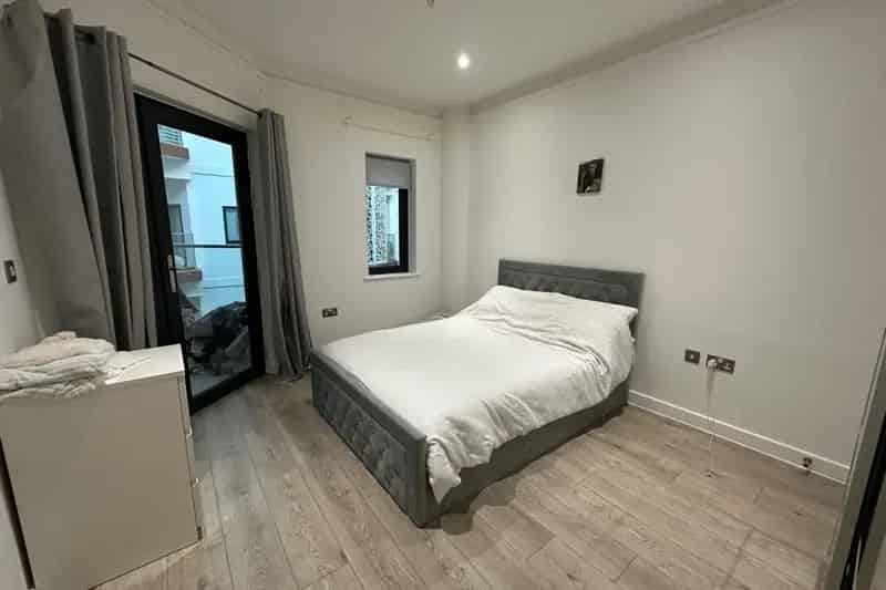 Modern 1 Bedroom Flat near Harlow Station