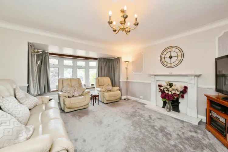 3 4 Bedroom Link Detached Family Home Hoddesdon
