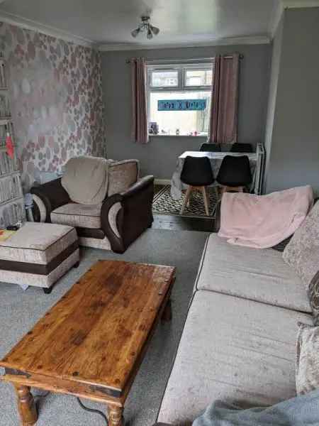 House For Rent in Kirklees, England