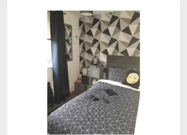 2 Bedroom Ground Floor Flat Near Schools and Amenities