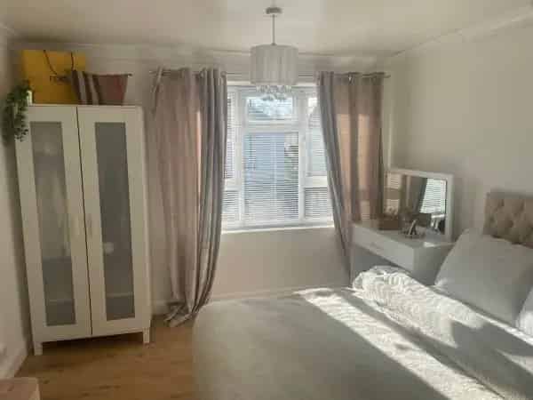 2-Bedroom 1st Floor Property in Edingale
