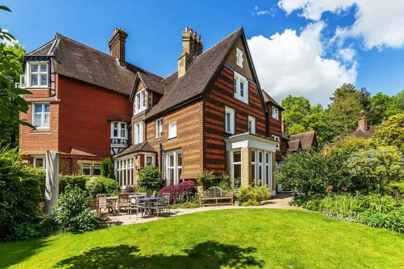 Grade II Listed Farmhouse with Stables and Paddock near Brentwood