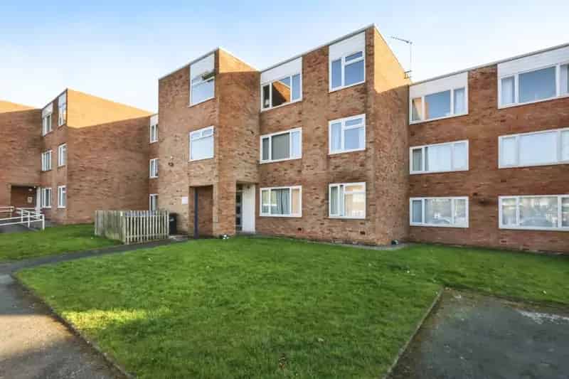 Two Bedroom Apartment with Parking and Balcony