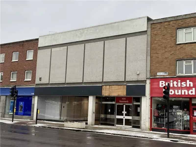 Retail Unit with Loading Bay and Goods Lift