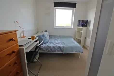 2 Double Bedroom Apartment Cardiff Secure Parking Available July 10th