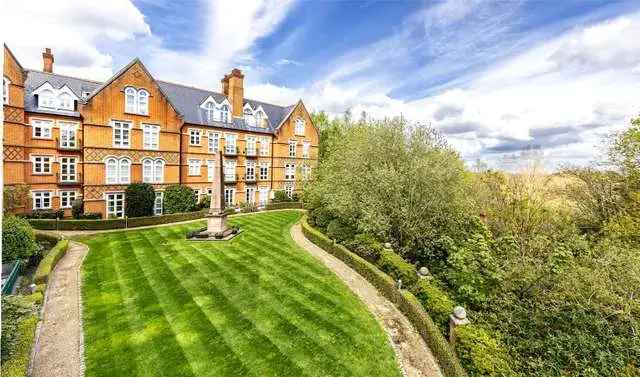 Holloway Drive, Virginia Water, Surrey, GU25 4SU | Property for sale | Savills