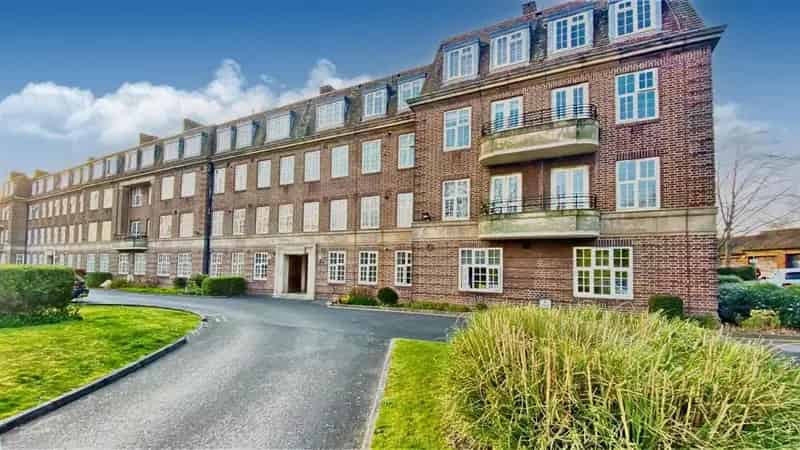 1 Bedroom Apartment for Sale
